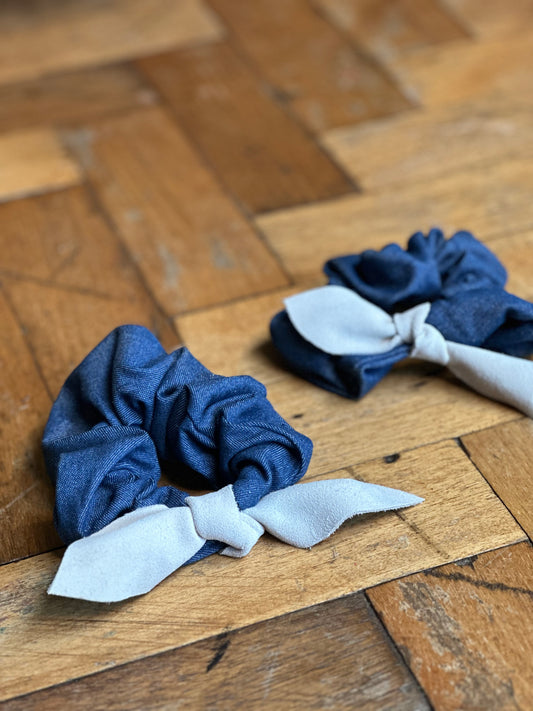 Bow style scrunchies