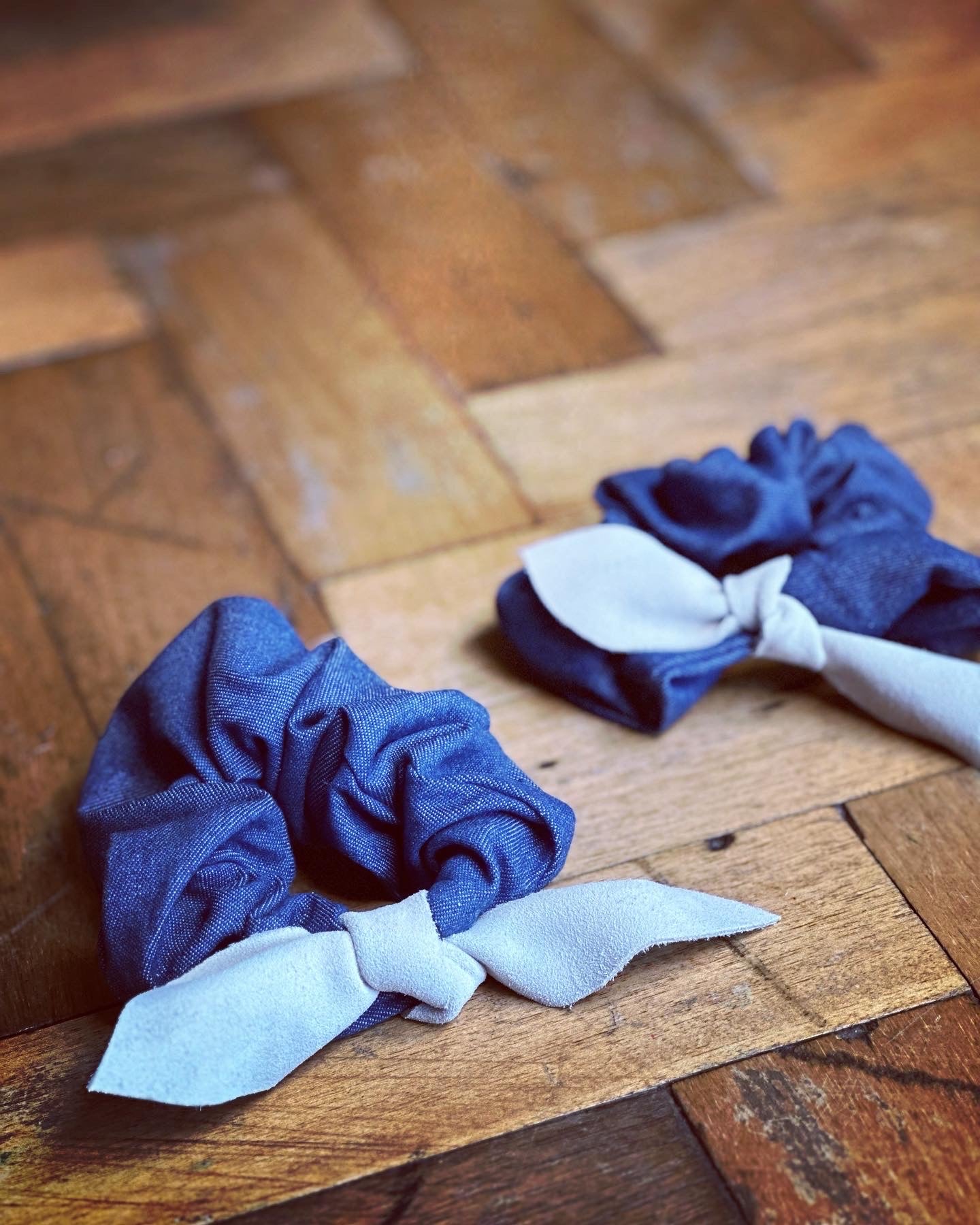 Bow style scrunchies