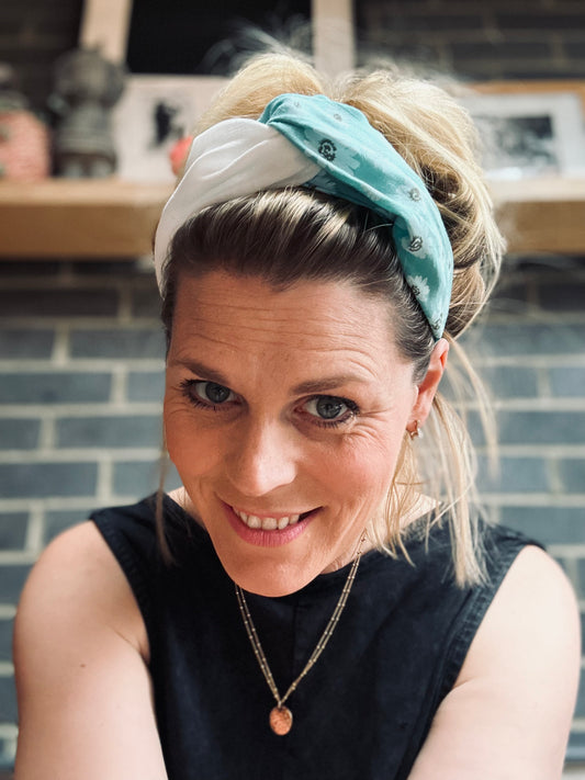 Turquoise daisy print turban-twist with cream mix