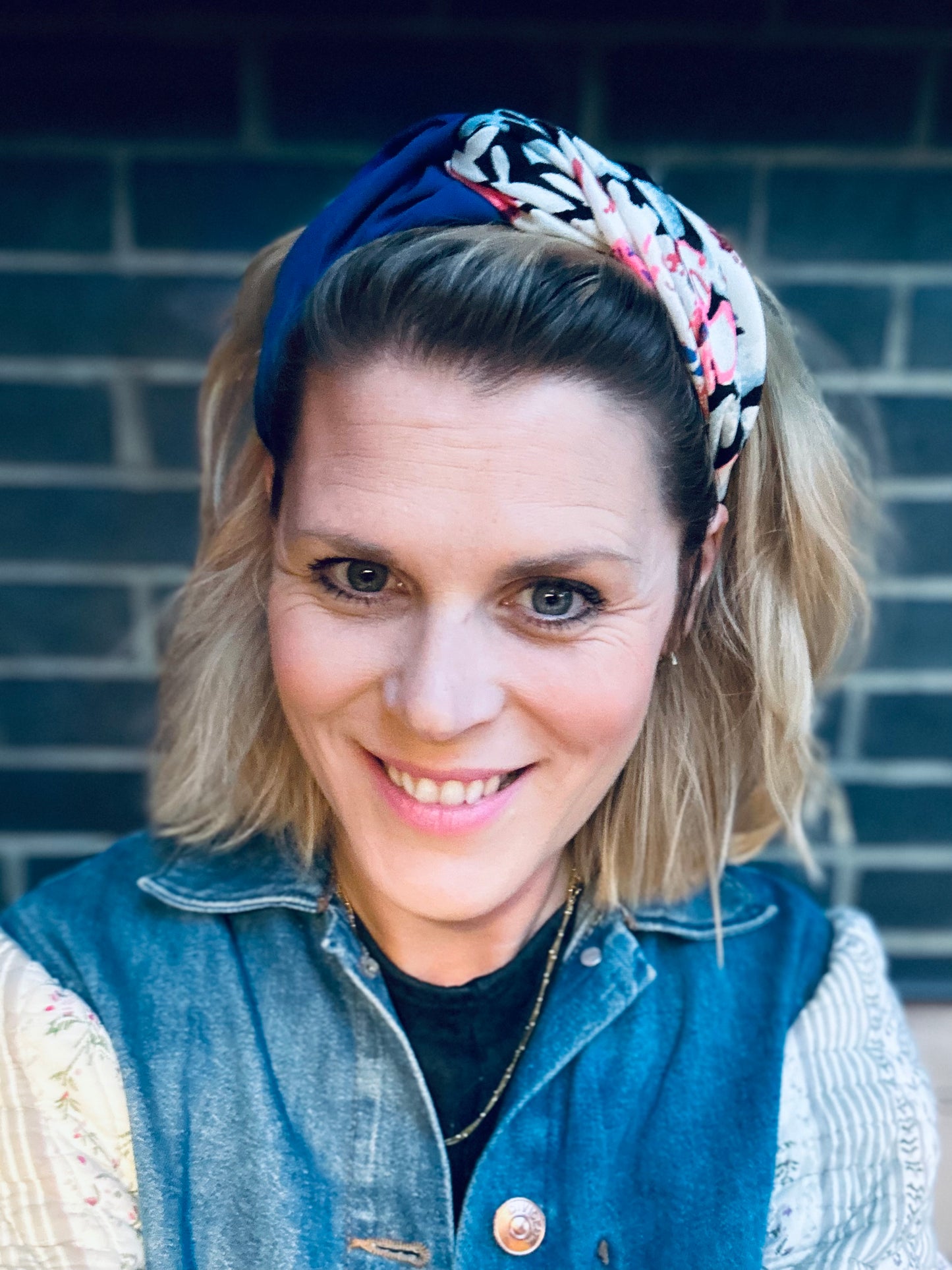 Neon pink and blue floral turban-twist with blue mix