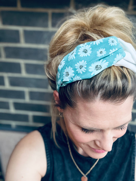 Turquoise daisy print turban-twist with cream mix