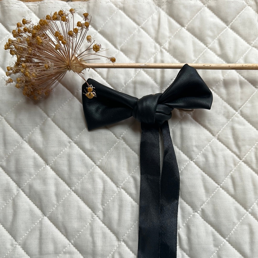 Faux leather detachable single fabric bow