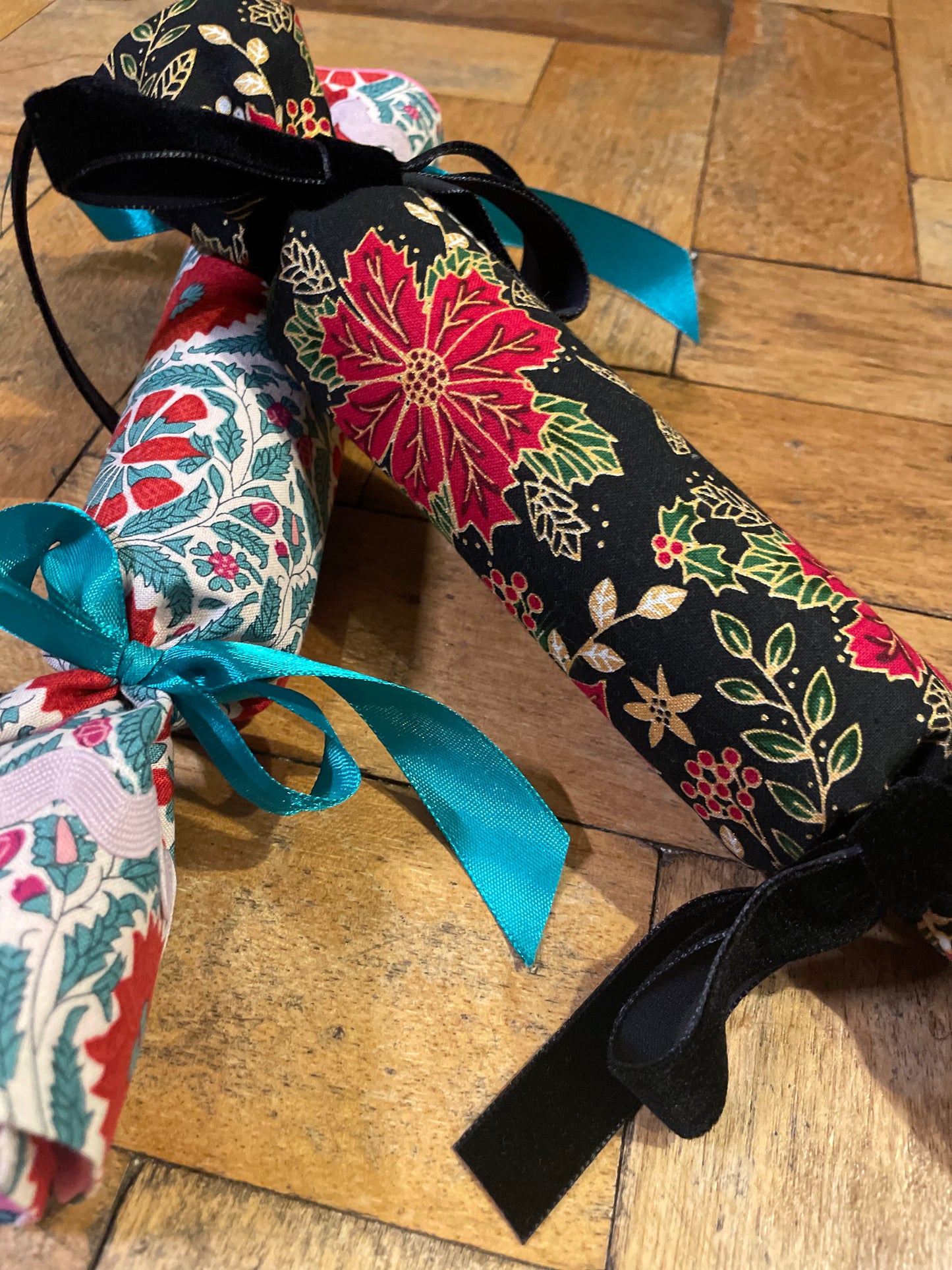 Reusable fabric crackers