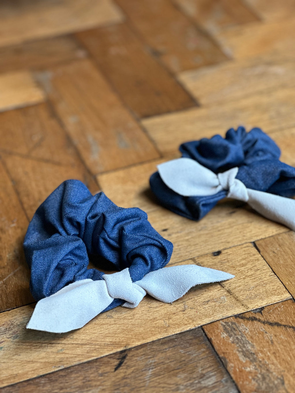 Bow style scrunchies