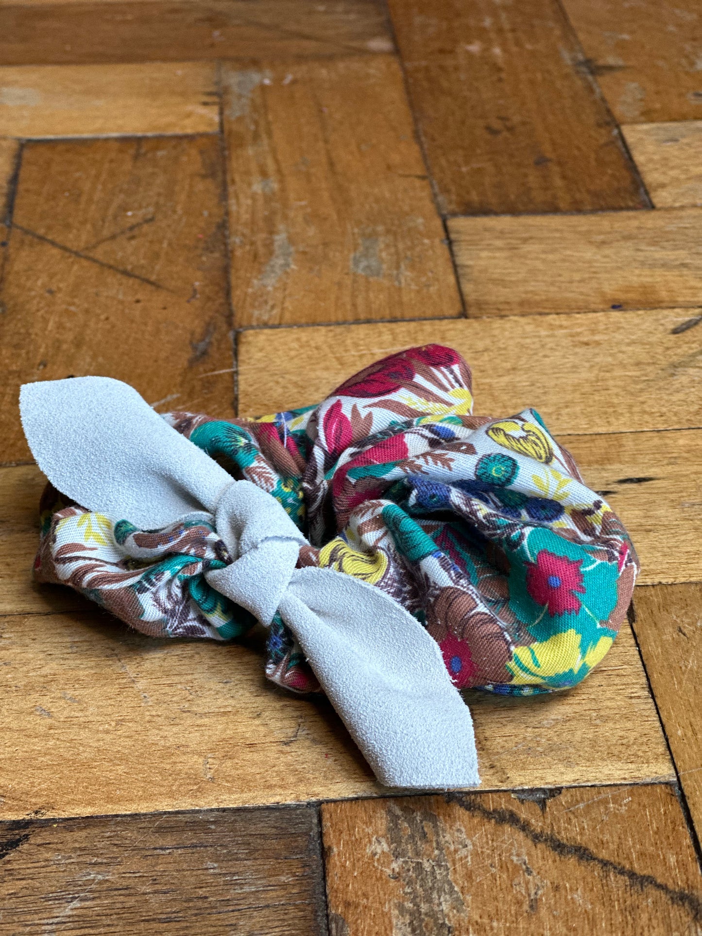 Vintage floral bow style scrunchies