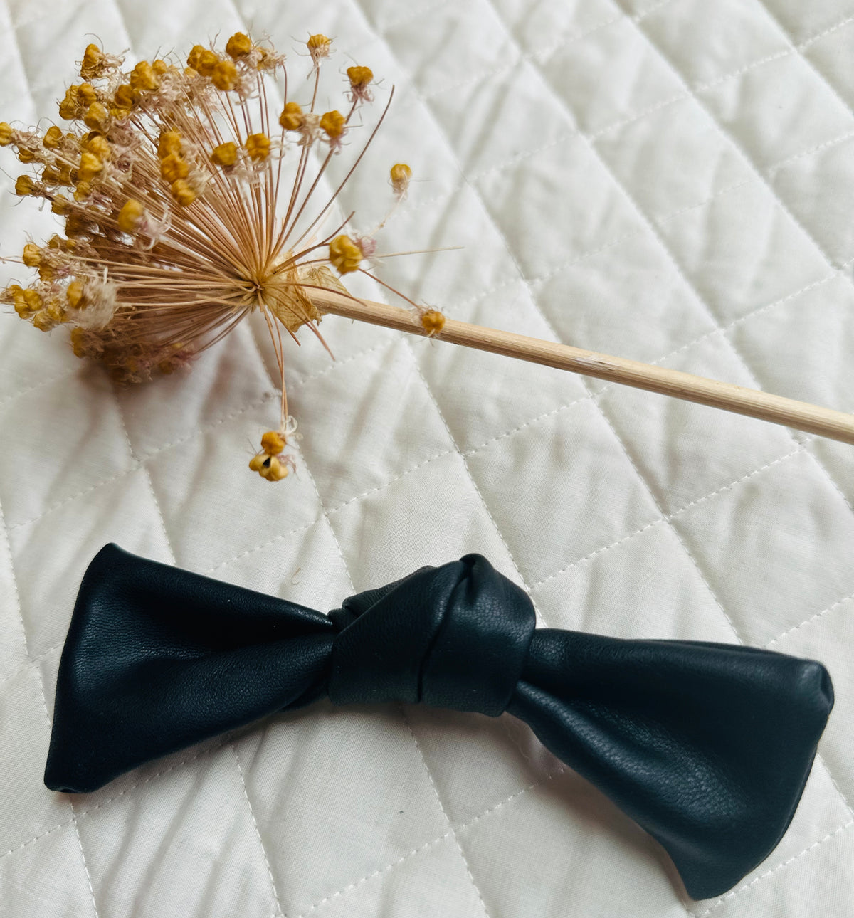 Faux leather detachable single fabric bow
