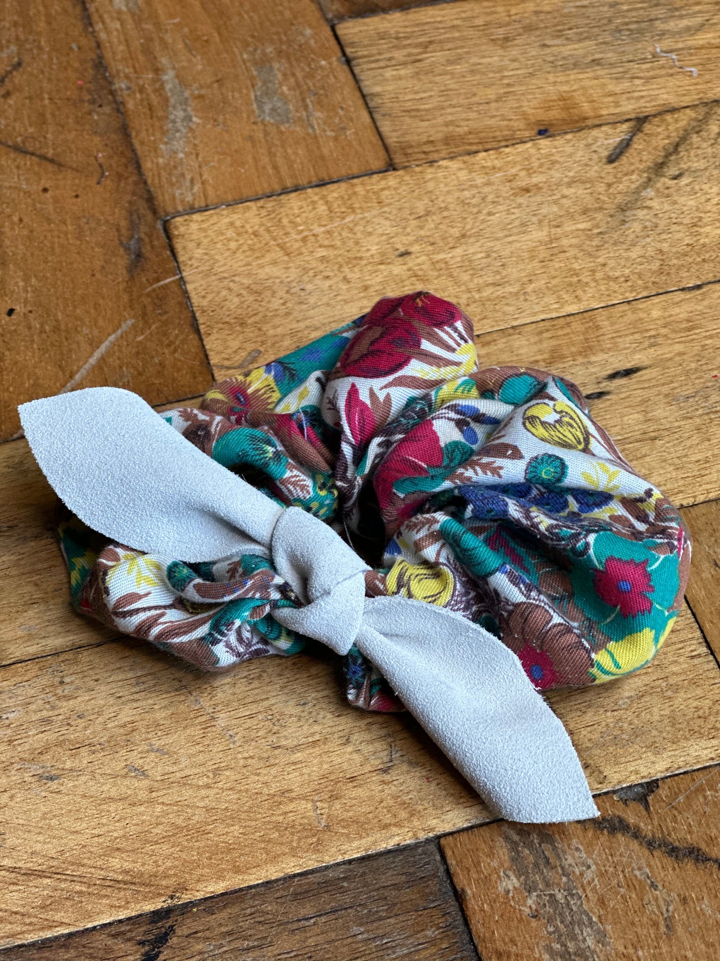 Vintage floral bow style scrunchies