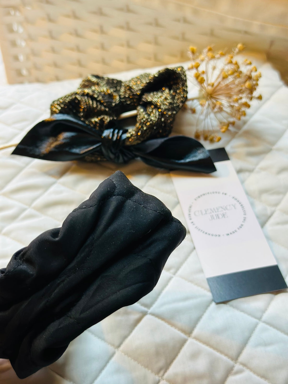 Gift sets: black and gold scrunchie set