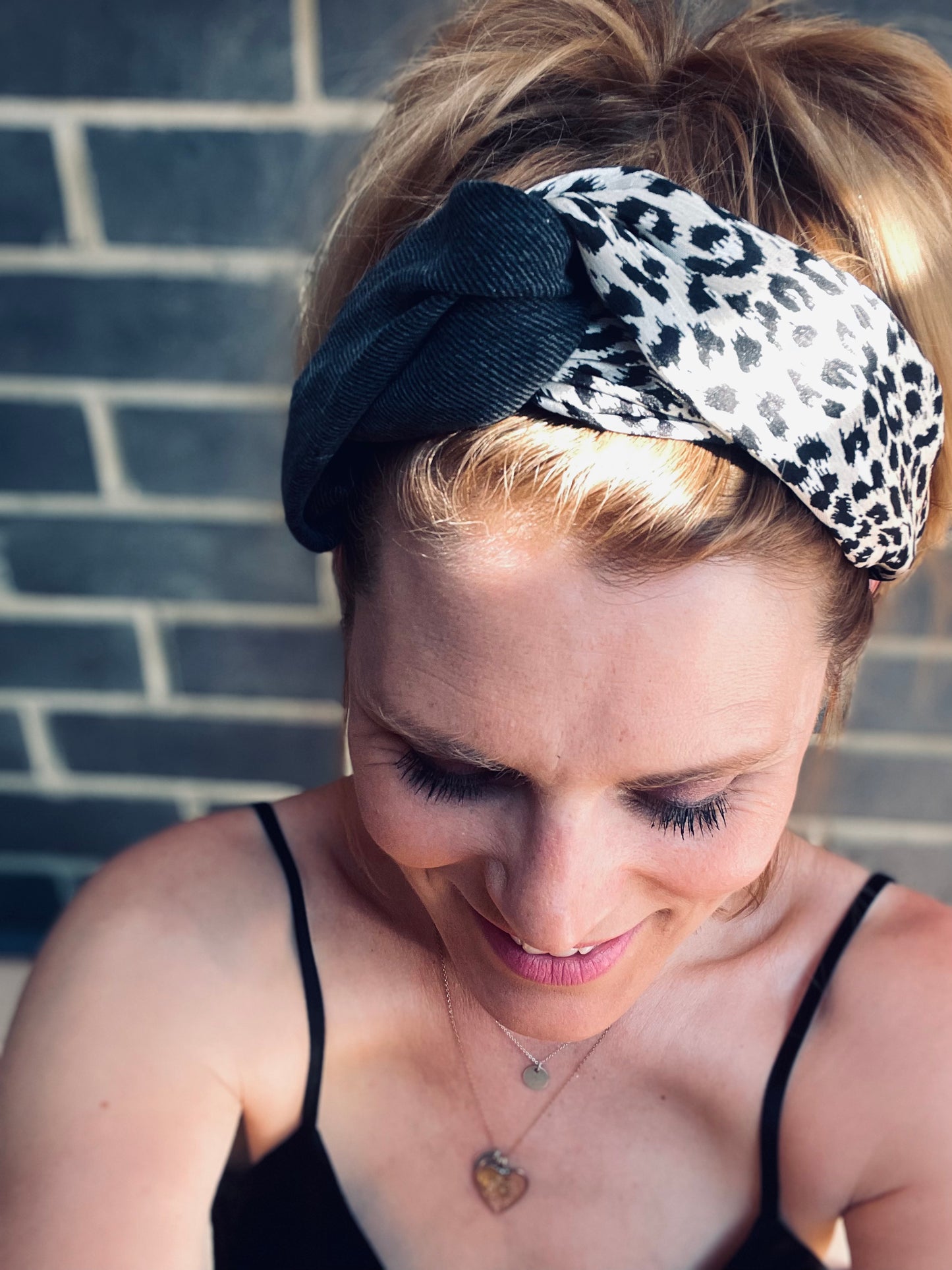 Turban twist in black denim and leopard print